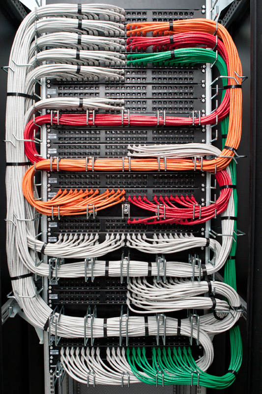 That bend discipline is unmatched. Orange and red wiring done to spec and then some.